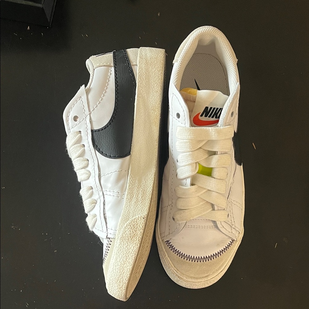Nike White and Black Women's Sneakers